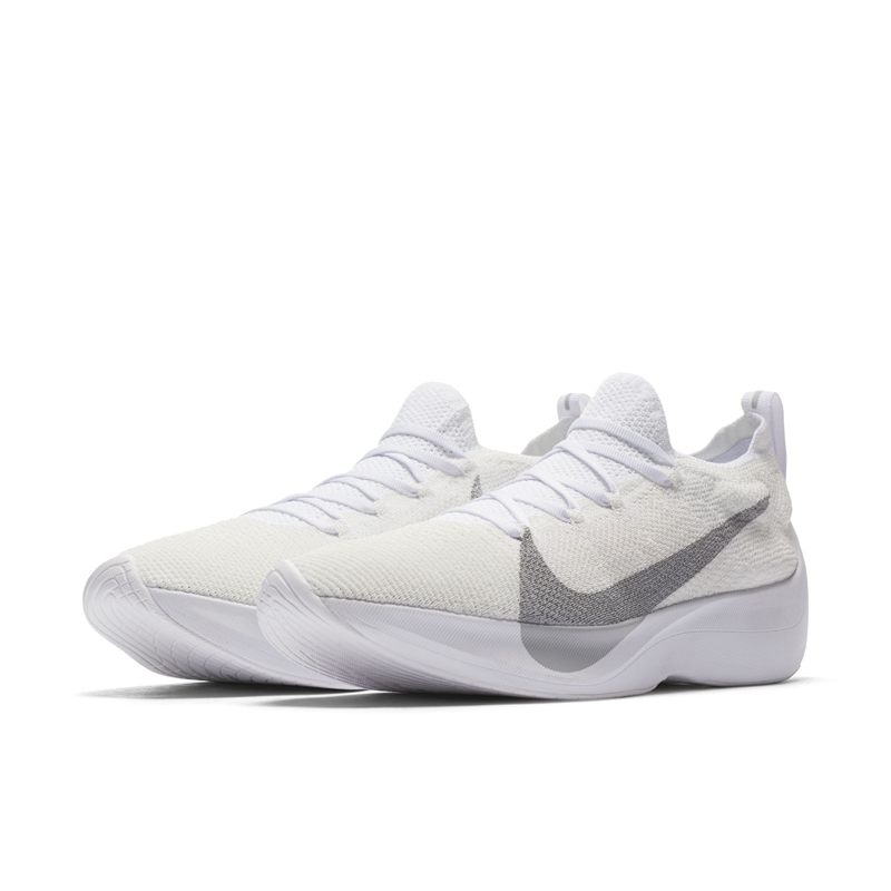 Nike,Vapor Street,  人气纯白现身！潮流跑鞋 Vapor Street 带来两双全新配色
