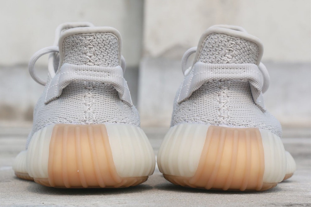 adidas,Yeezy Boost 350 V2  全新芝麻配色！Yeezy Boost 350 V2 将于 8 月发售！