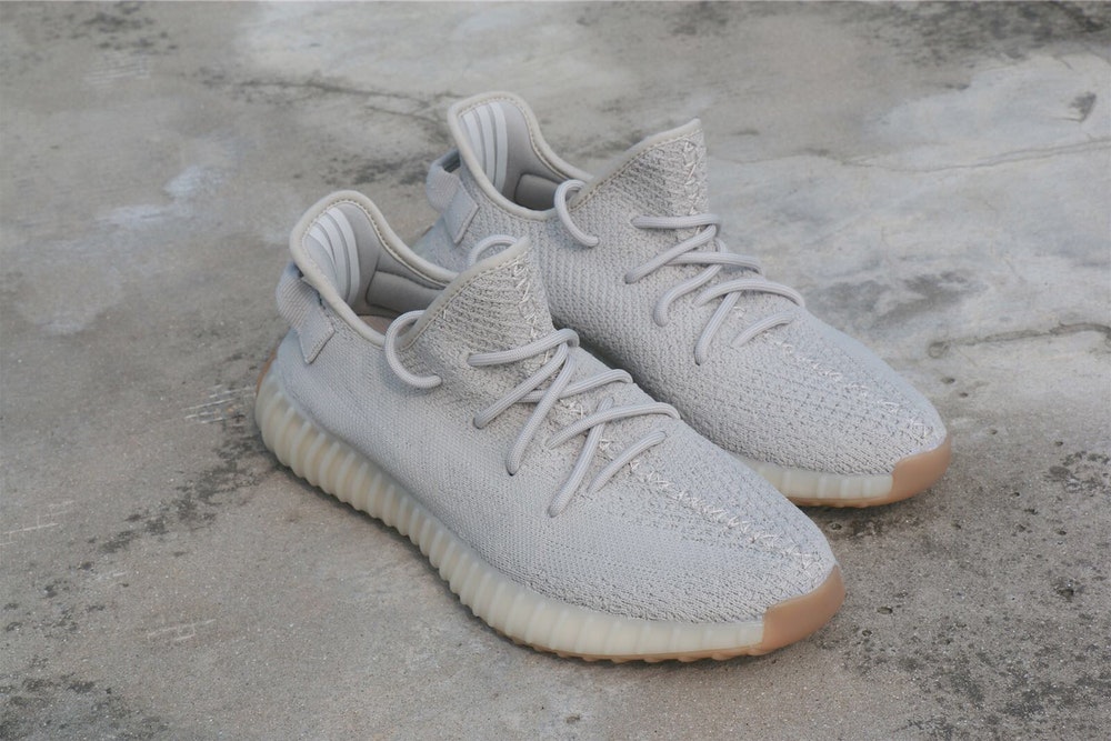 adidas,Yeezy Boost 350 V2  全新芝麻配色！Yeezy Boost 350 V2 将于 8 月发售！