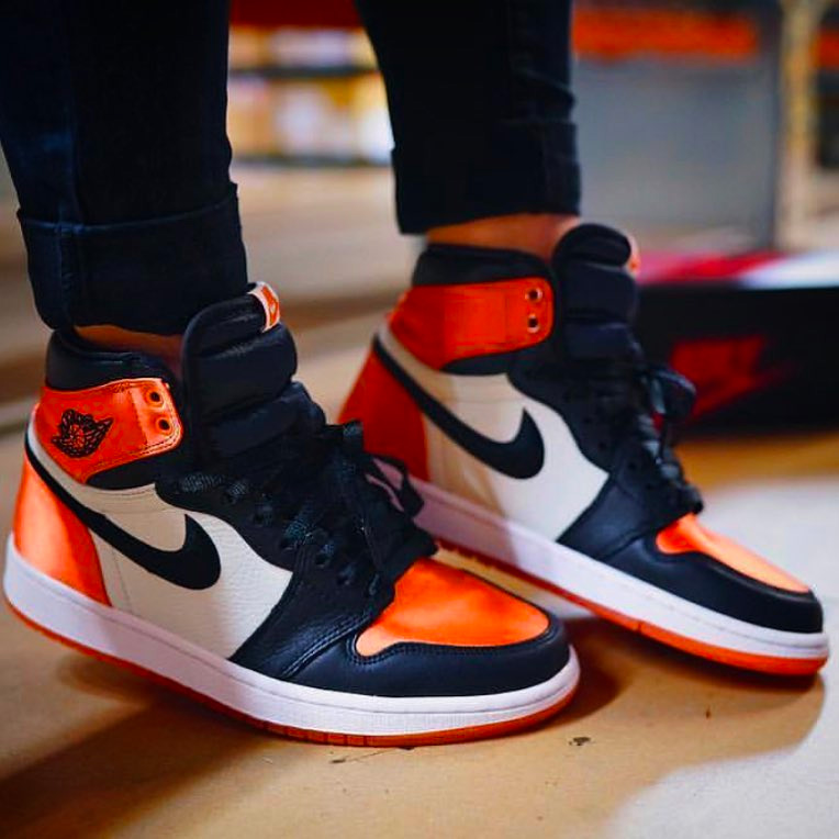 AV3725-010,AJ1,Air Jordan 1 AV3725-010 你们都在等的丝绸扣碎 Air Jordan 1 来了！本周六中国区发售！
