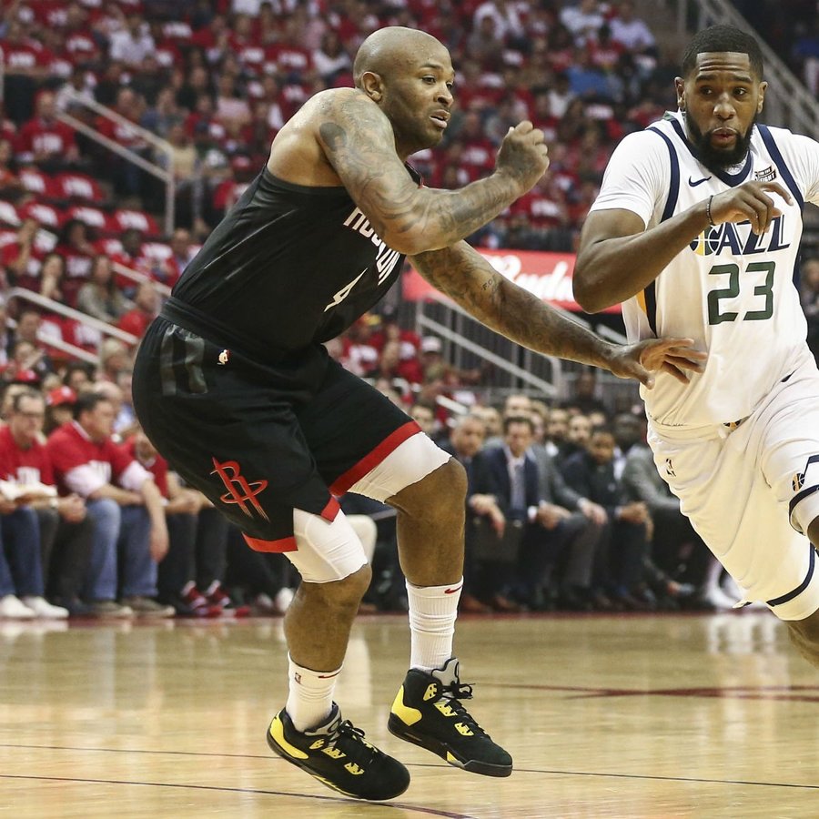 AJ5,Air Jordan 5  NBA 鞋王 PJ Tucker 上脚黑色版本 Air Jordan 5 “Oregon”！
