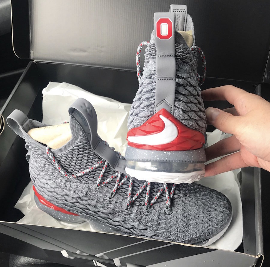 Nike,LeBron 15  詹皇御用战靴！LeBron 15 PE 配色实物首次曝光