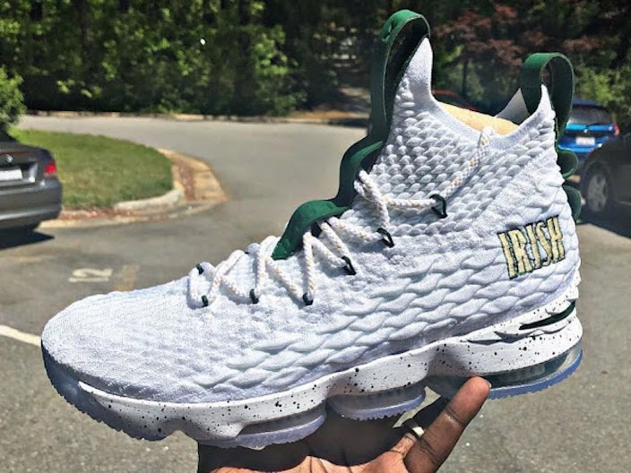 LeBron 15,LBJ15 LBJ15 詹姆斯高中配色 LeBron 15 SVSM PE 主客场双版本曝光