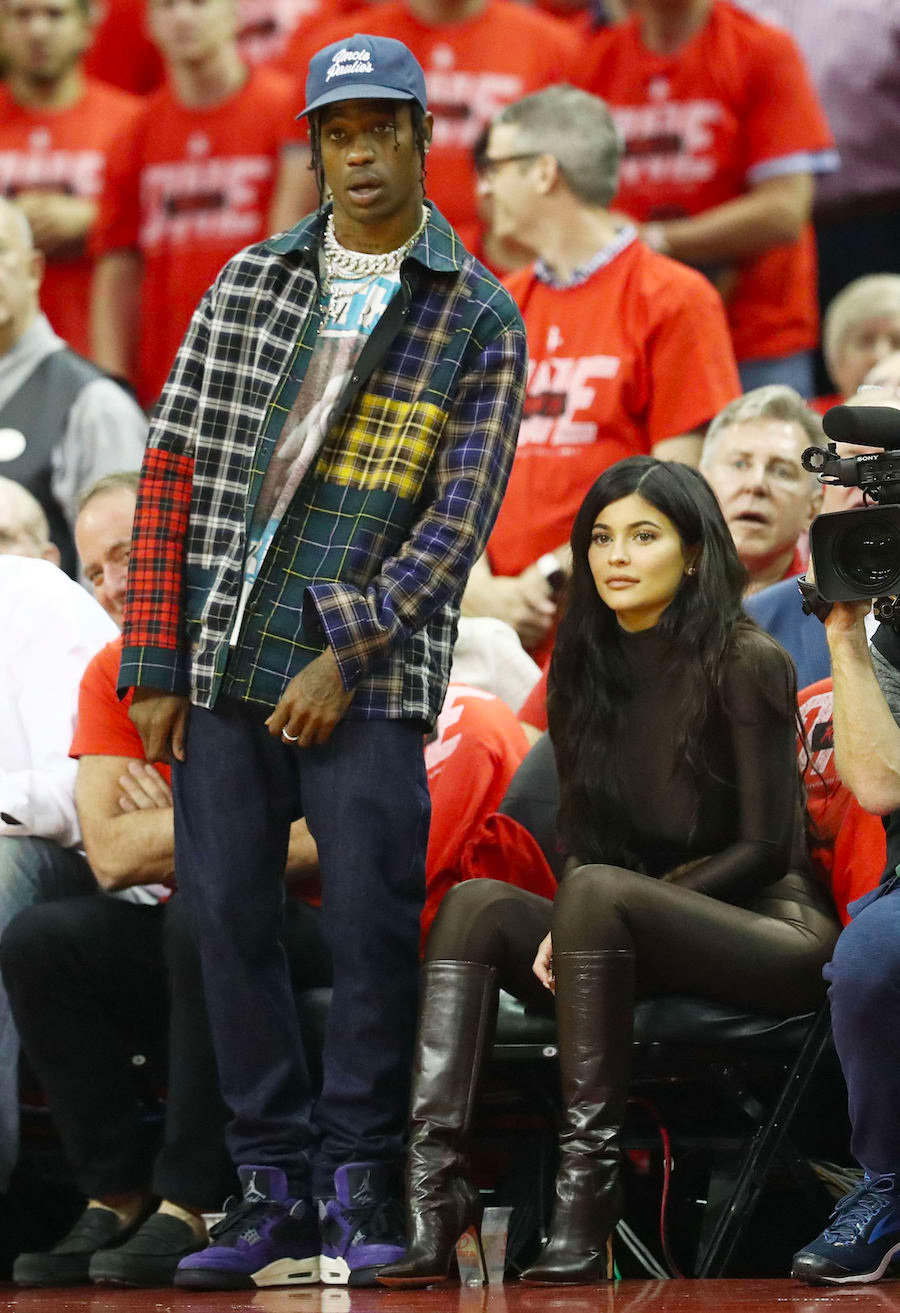 Travis Scott,Air Jordan 4,AJ4 AJ4 Travis Scott 本人再度上脚紫色 TS x AJ4，传言非市售