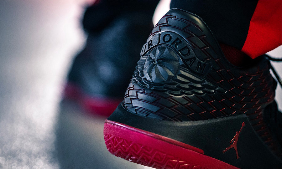AH3347-003,AJ32,Air Jordan 32, AH3347-003 飞翼后跟！最后一投 Air Jordan 32 Low 上脚实拍