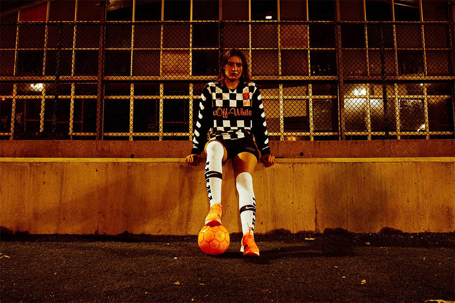 OFF-WHITE,Nike,上脚  足球主题的 OFF-WHITE x Nike 应该如何驾驭？看看这组型录吧！