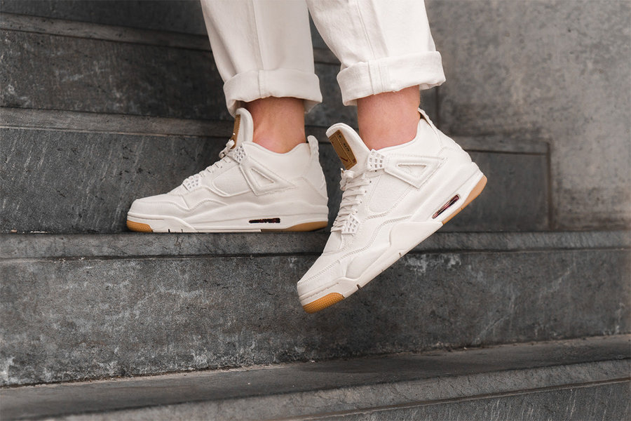 AO2571,AJ4,Air Jordan 4 AO2571 完美的上脚效果！你想好月底买哪双 Levis x Air Jordan 4 了吗？