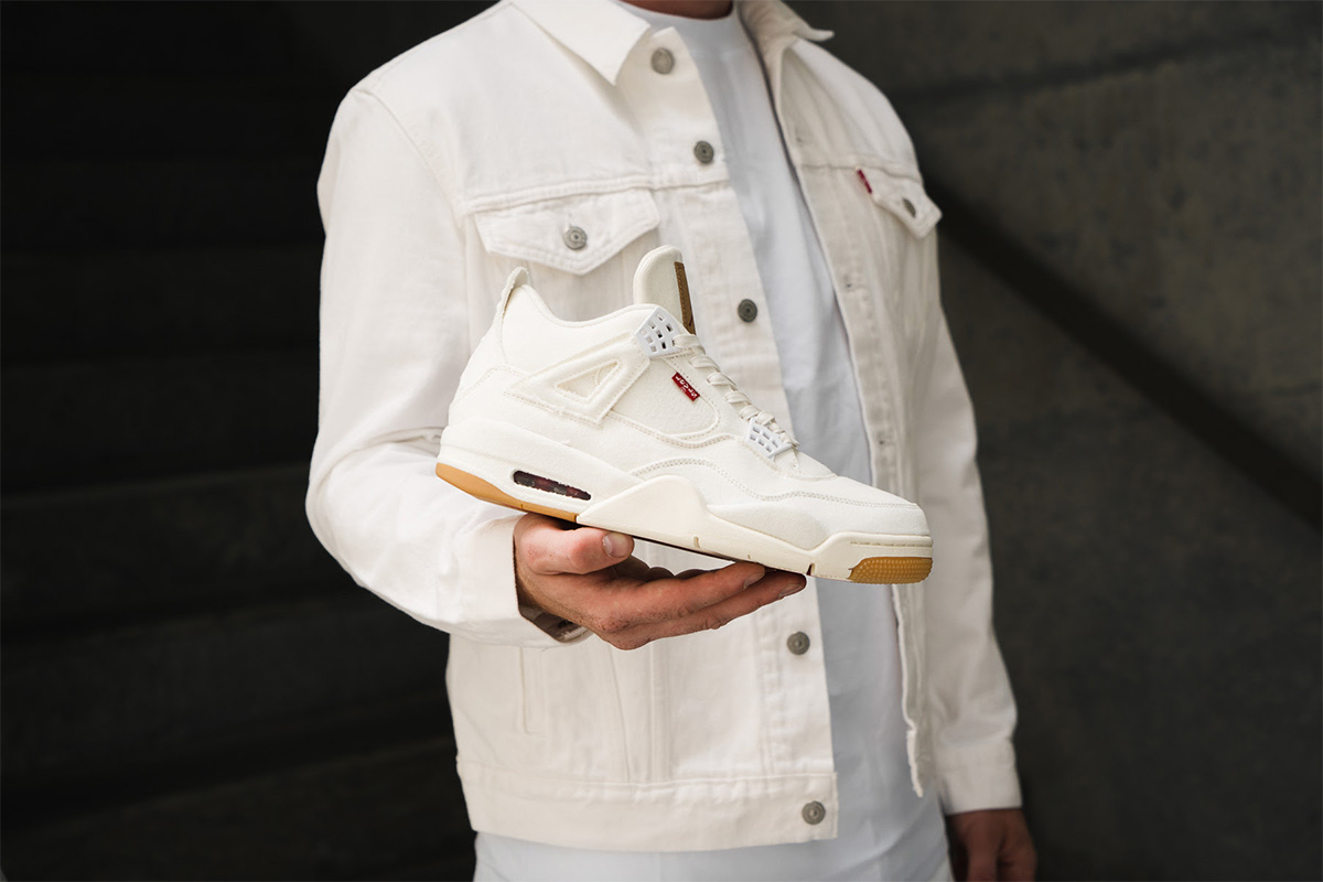 AO2571,AJ4,Air Jordan 4 AO2571 完美的上脚效果！你想好月底买哪双 Levis x Air Jordan 4 了吗？