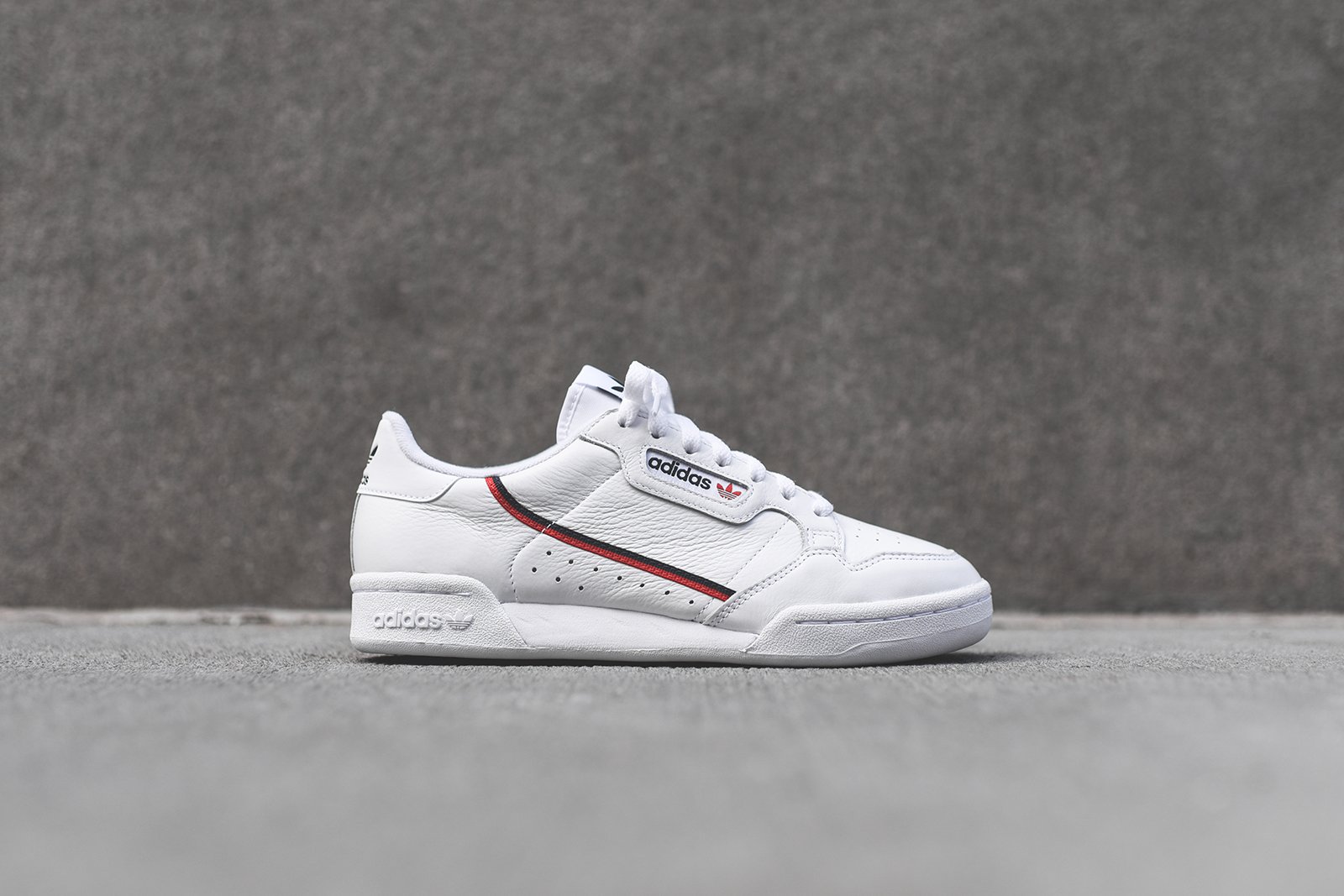 神似,侃爷,小白,鞋,adidas,Continental,  神似侃爷小白鞋！adidas Continental 80 刚刚发售