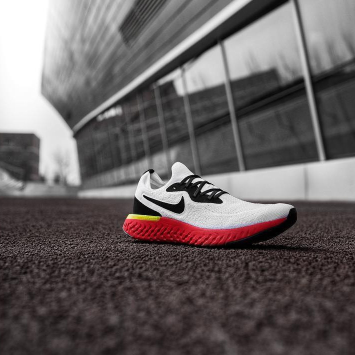 AQ0067-103,Epic React,Nike AQ0067-103 红底鞋来了！这双全新 Nike Epic React 绝对「热力十足」！