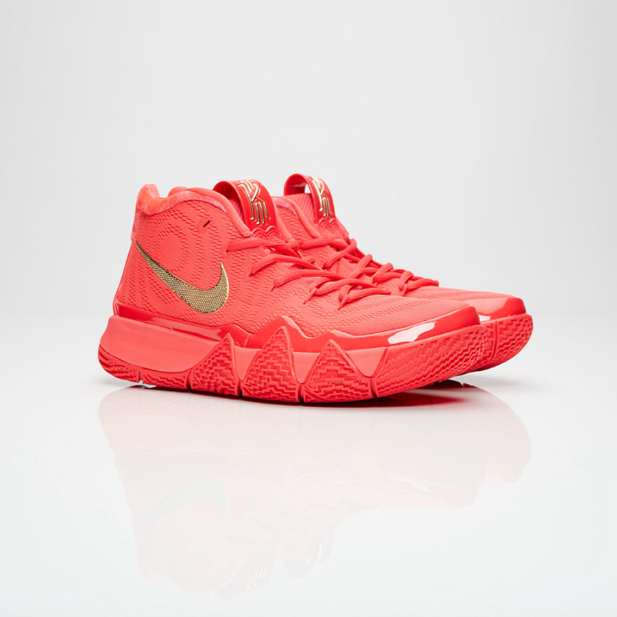 Nike,Kyrie 4,发售  庆祝电影上映！Kyrie 4 “Red Carpet” 现已发售。