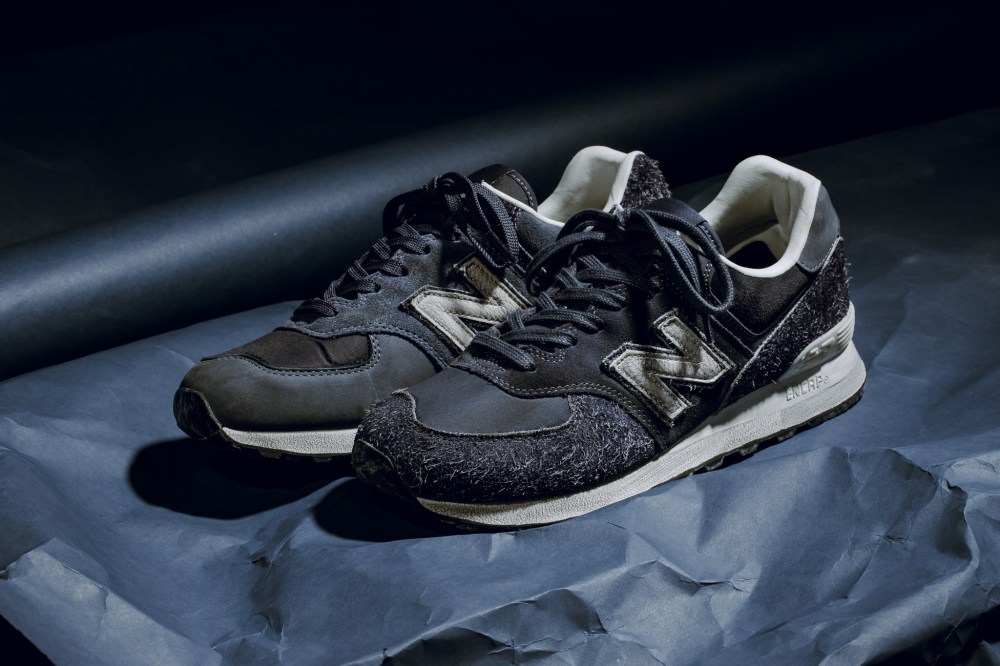 INVINCIBLE,New Balance  鞋身做旧处理！联名款 INVINCIBLE x New Balance 本周发售！