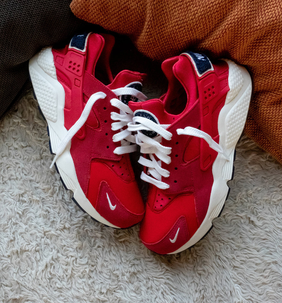 Nike,Air Huarache  诱人大红配色！人气 Nike Air Huarache 带有复古气息！