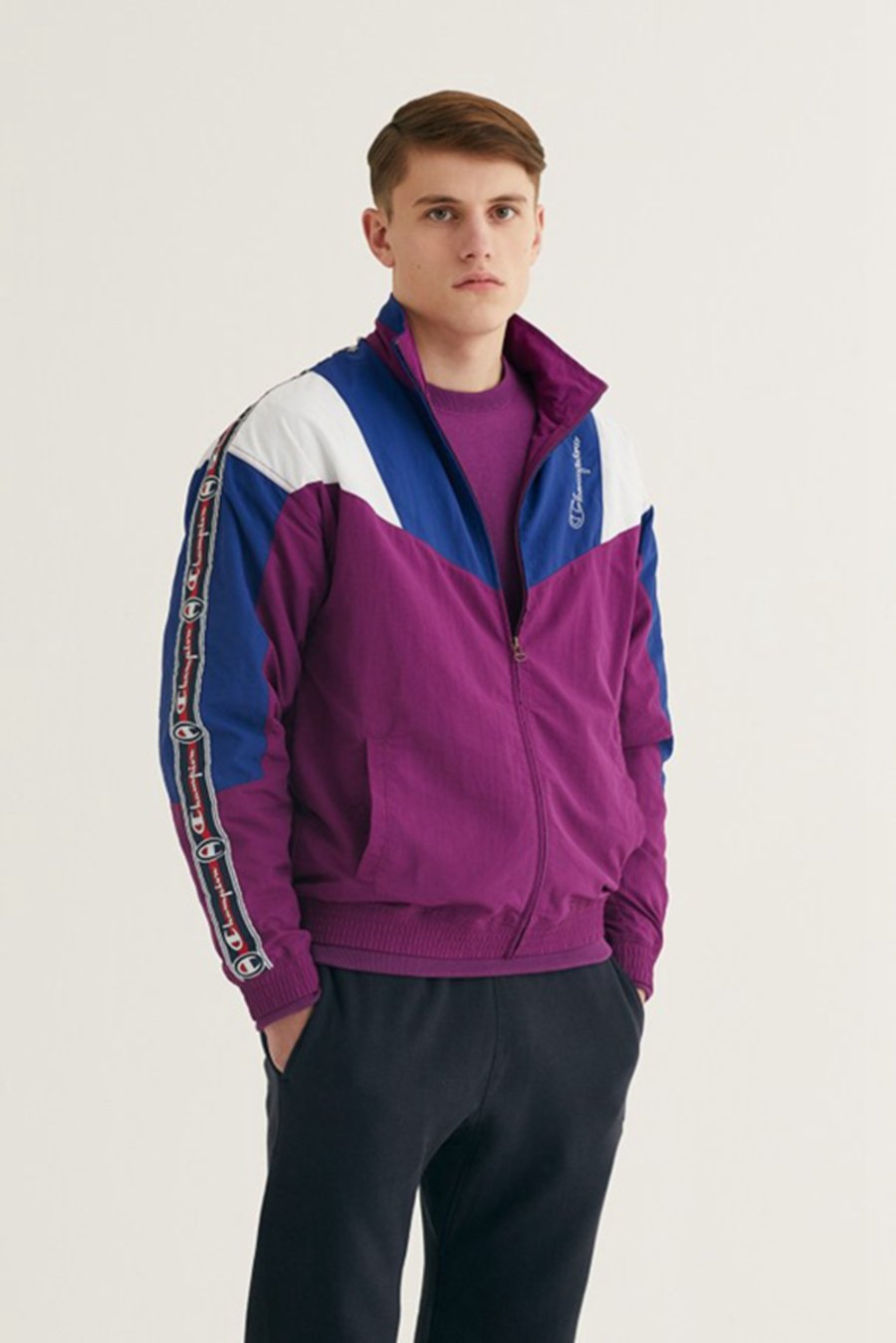 kanyewest,nike,yeezy,champion  Yeezy 新鞋款或将于明年一触即发！你必须要看的 Nike 大电影！