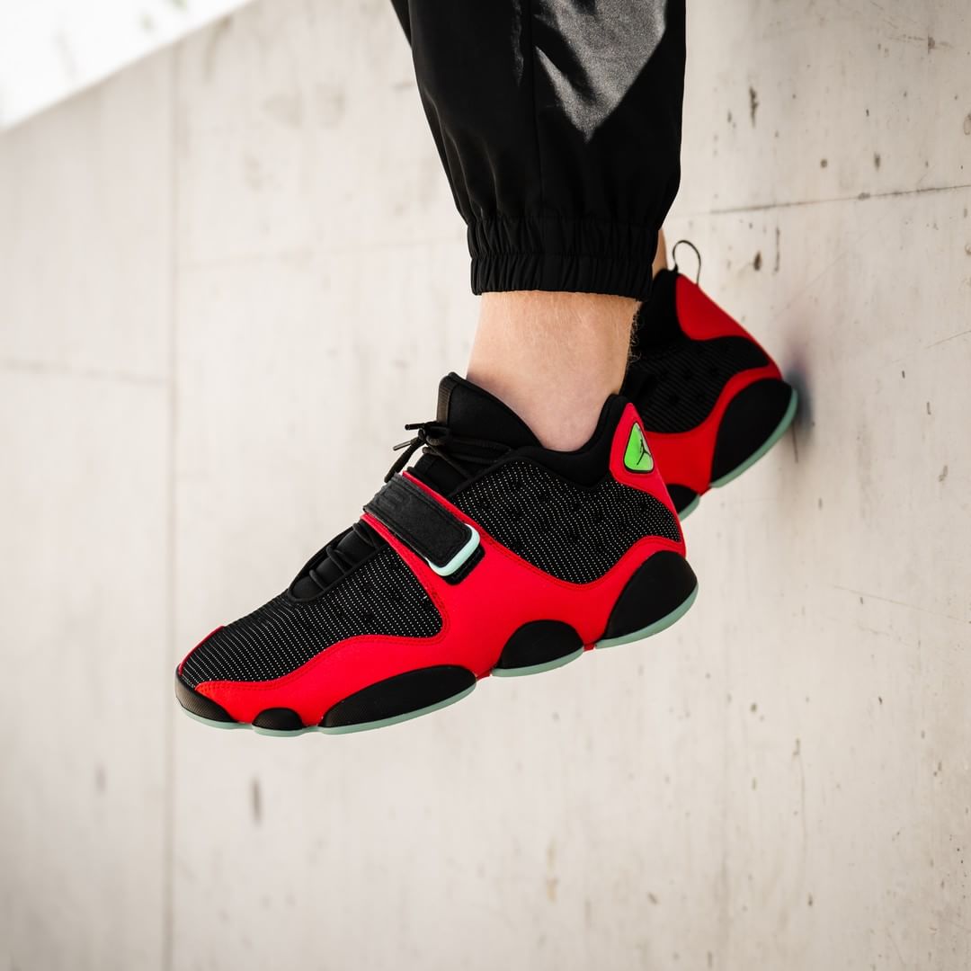 AJ13,Air Jordan 13  即将发售！黑红配色 Air Jordan Black Cat 上脚图释出！