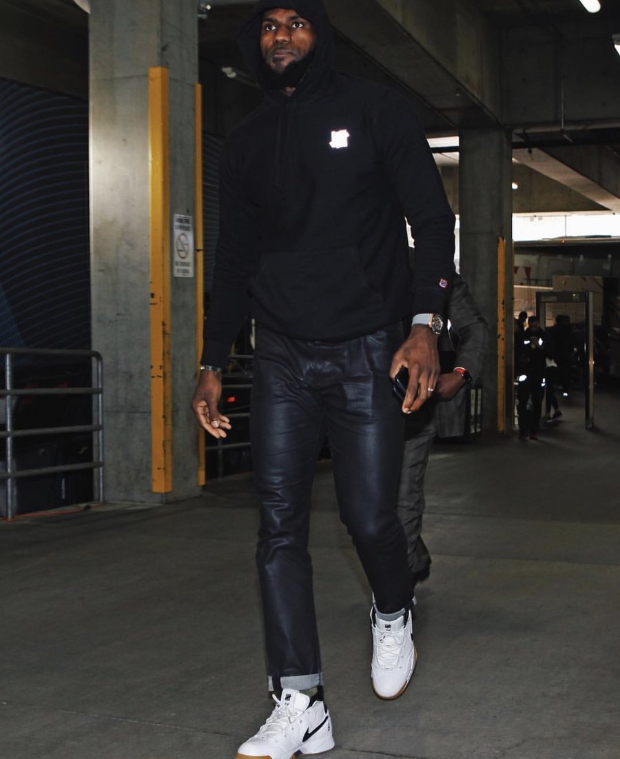Nike,勒布朗,Undefeated,Kobe 1 Pro  美炸！詹姆斯上脚湖人配色 UNDEFEATED x Kobe 1 联名！