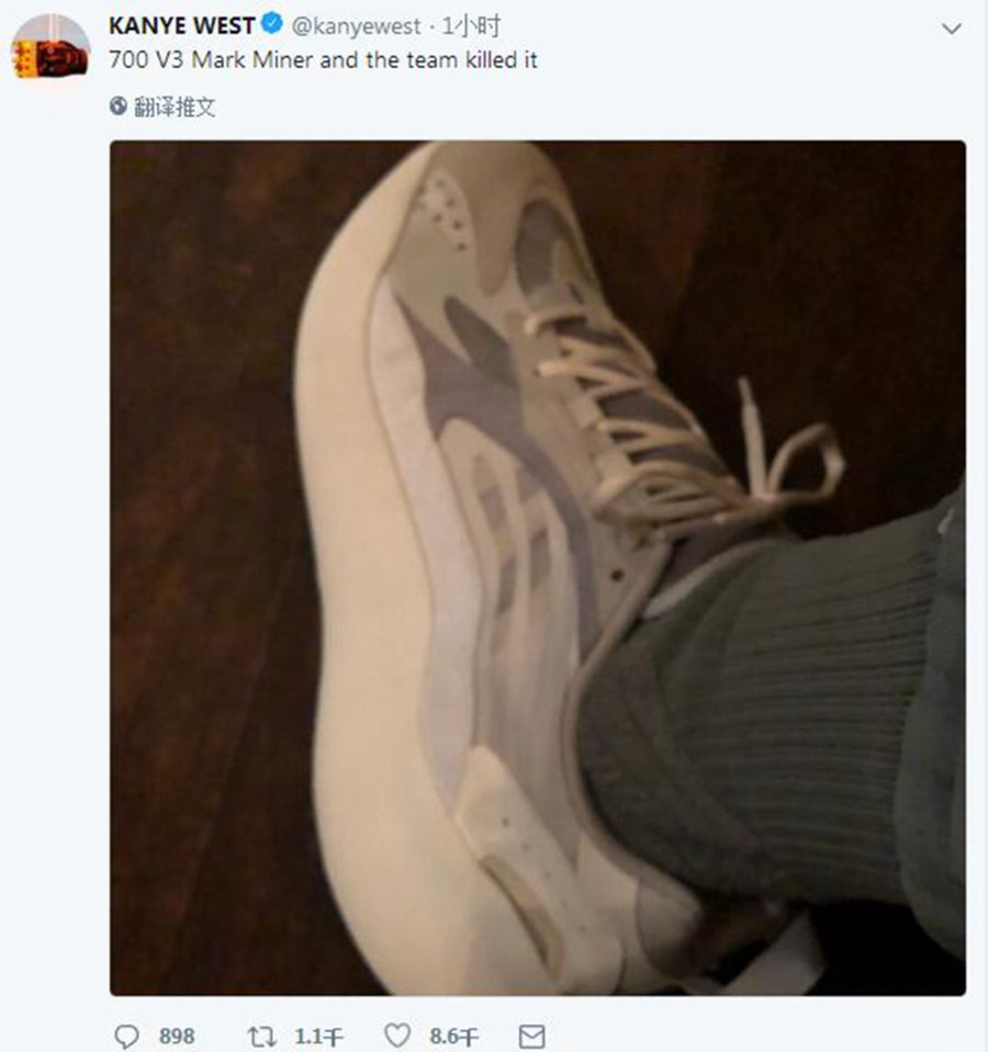 adidas,Yeezy 700 V3,明星,上脚  Yeezy 700 国内还没发售，侃爷又晒出了全新 V3 版本