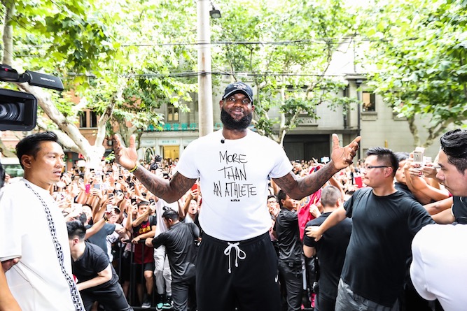 nike,lbj  运动与时尚融合！LeBron James x John Elliott 艺术展回顾