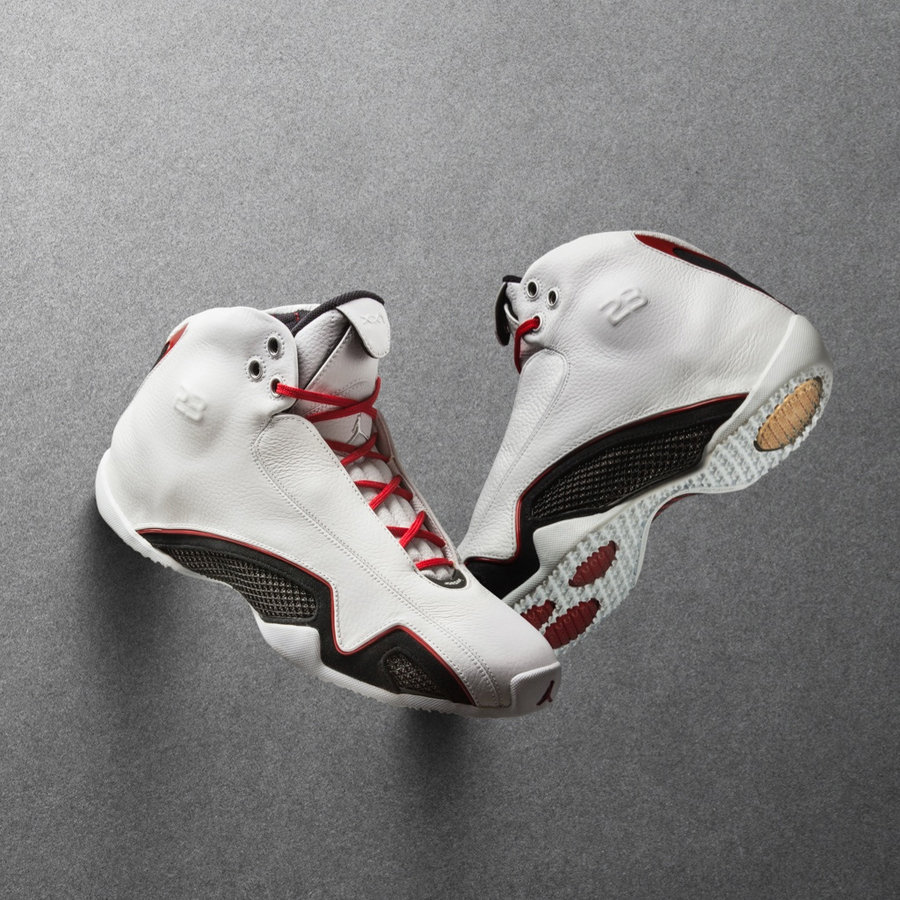 AJ21,Air Jordan 21 AJ21 球鞋配豪车！C 罗上脚 Air Jordan 21