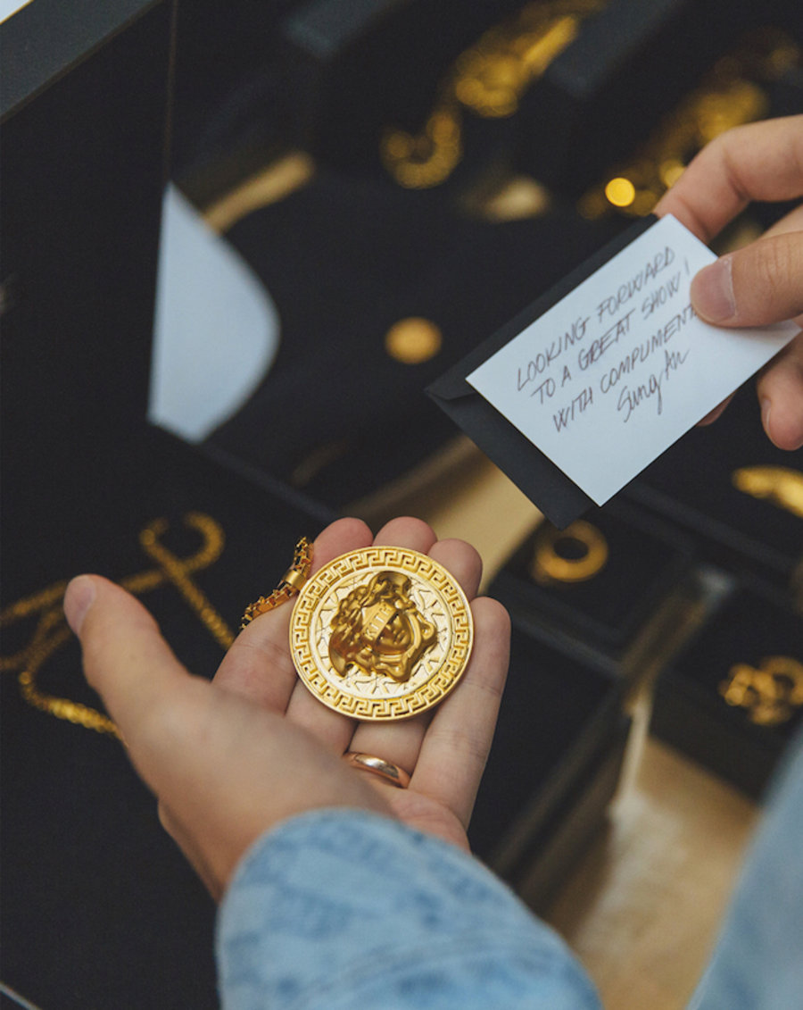 clot,kith,versace  主理人亲自曝光 KITH x Versace 联名！CLOT 奉上中秋月饼礼盒！