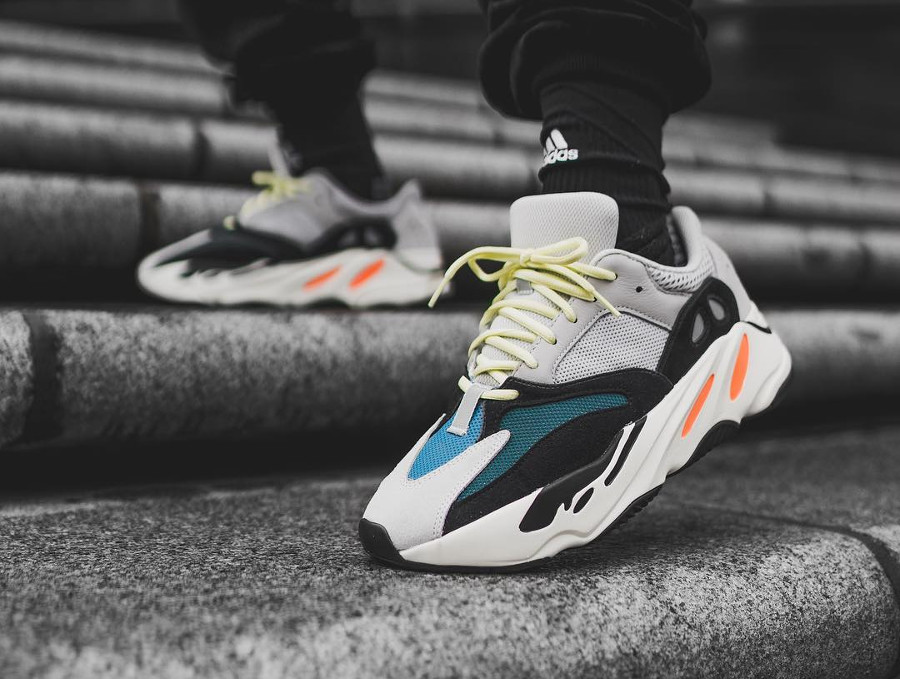 Yeezy 700,Yeezy B75571 终于要在下周发售了！一波 Yeezy 700 的上脚提前欣赏！