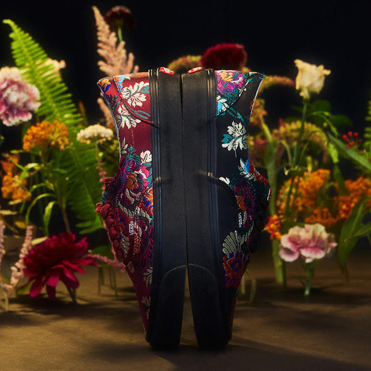 Vans,Opening Ceremony,发售  绸缎 + 超大雕花加持！Vans x OC 中国元素系列现已海外发售