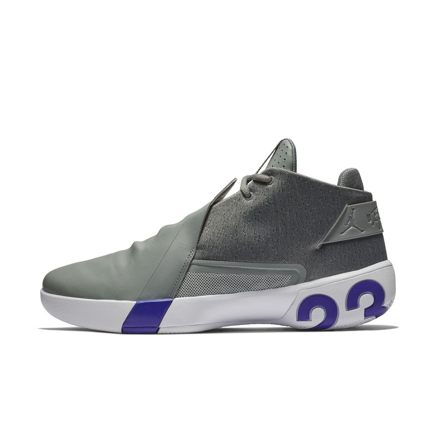 Jordan,Ultra Fly 3  战斗形态！蓝白灰 Jordan Ultra Fly 3 造型犀利！