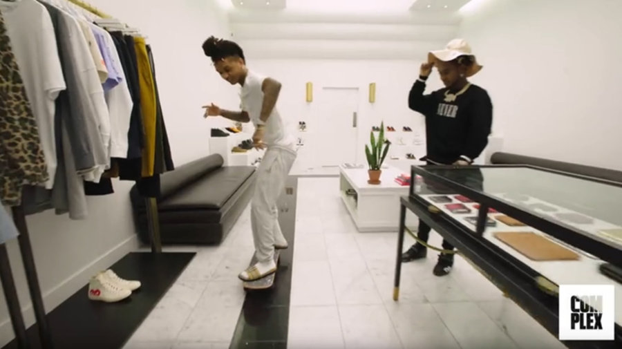 Rae Sremmurd,明星  在鞋店里玩滑板！人气说唱组合 Rae Sremmurd 做客 《明星逛鞋店》