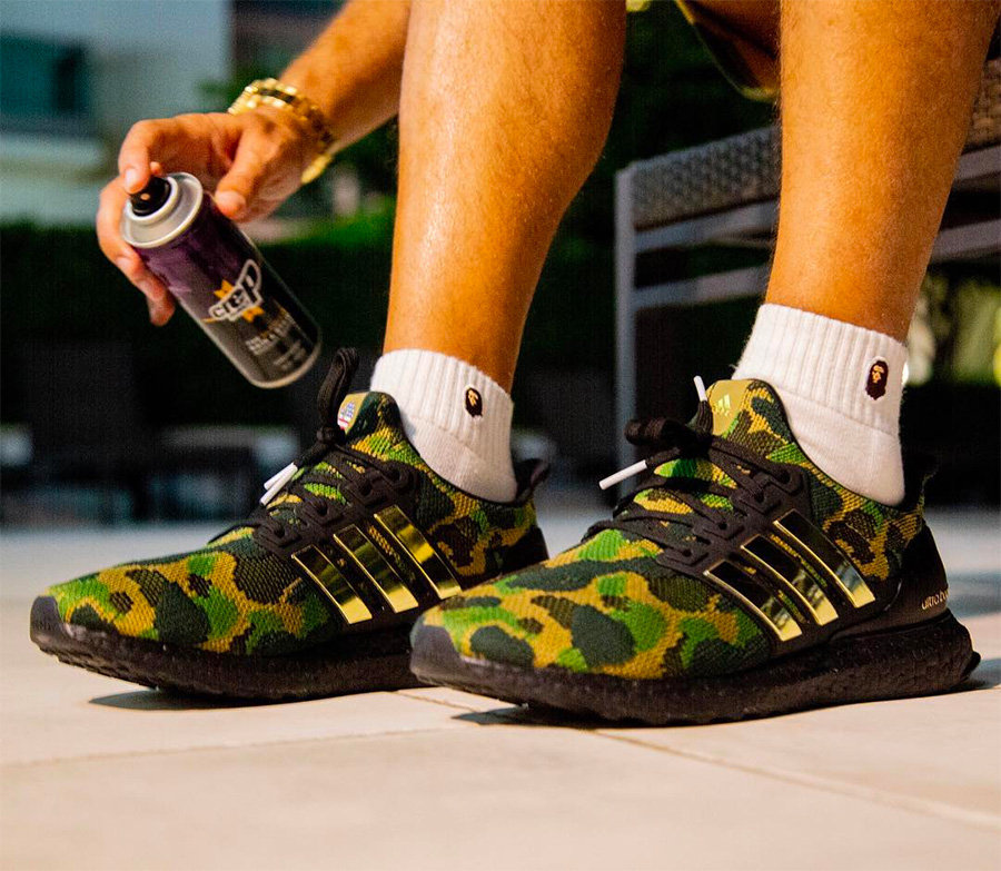 BAPE,Ultra Boost,adidas  黑金加持的经典迷彩！BAPE® x Ultra Boost 上脚图来了！