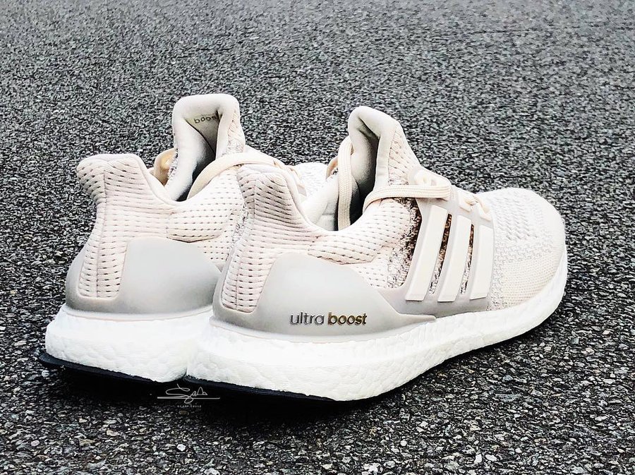 adidas,Ultra Boost 1.0  初代 Ultra Boost 复刻实物疑似曝光！奶油配色将于明年发售
