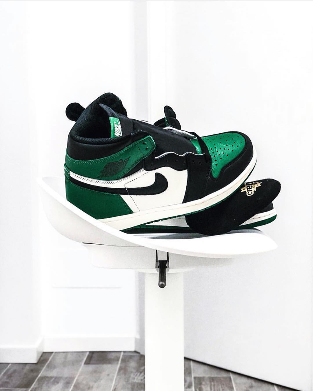 AJ1,Air Jordan 1  黑紫、黑绿脚趾 AJ1 涨到多少钱了？年底还有三双同级别的新配色！