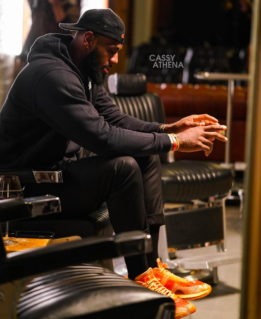 John Elliott,LeBron Icon,Nike  超亮眼！詹姆斯上脚了一双全新 John Elliott x Nike LeBron Icon