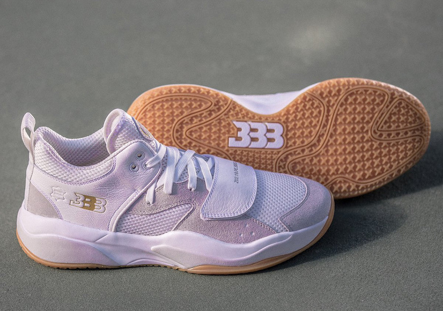 BBB,发售  球哥全新签名鞋降了近 300 刀！这回长得还有点像 Yeezy 700