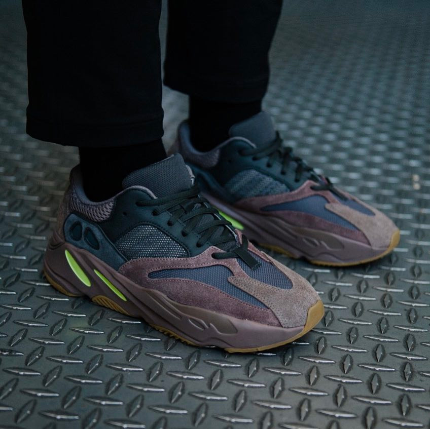 EE9614,Yeezy 700  Yeezy 700 “Mauve” 下周六发售！市场价如何了？