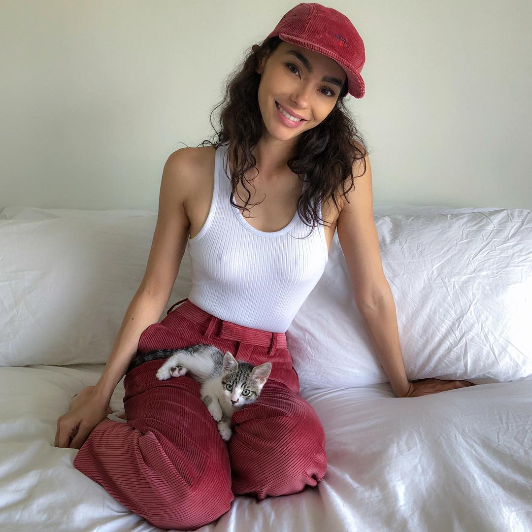 Adrianne Ho  Adrianne Ho 的万圣节扮相居然是…