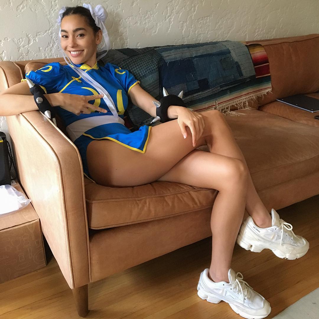 Adrianne Ho  Adrianne Ho 的万圣节扮相居然是…