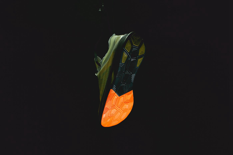 Nike,Zoom Fly SP,发售  UNDFTD 既视感！Nike Zoom Fly SP 全新橙绿配色登场