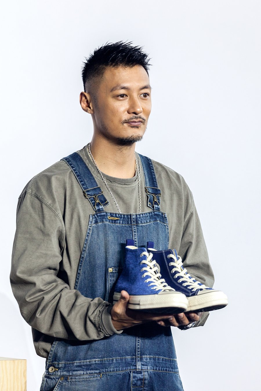 MADNESS,Ultra Boost 4.0,明星  血腥喷溅效果！余文乐亲晒 MADNESS x Ultra Boost 4.0 两款配色