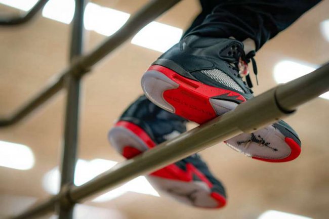 AJ5,Air Jordan 5,136027-006   货量不小！丝绸 Air Jordan 5 将于本周六发售！