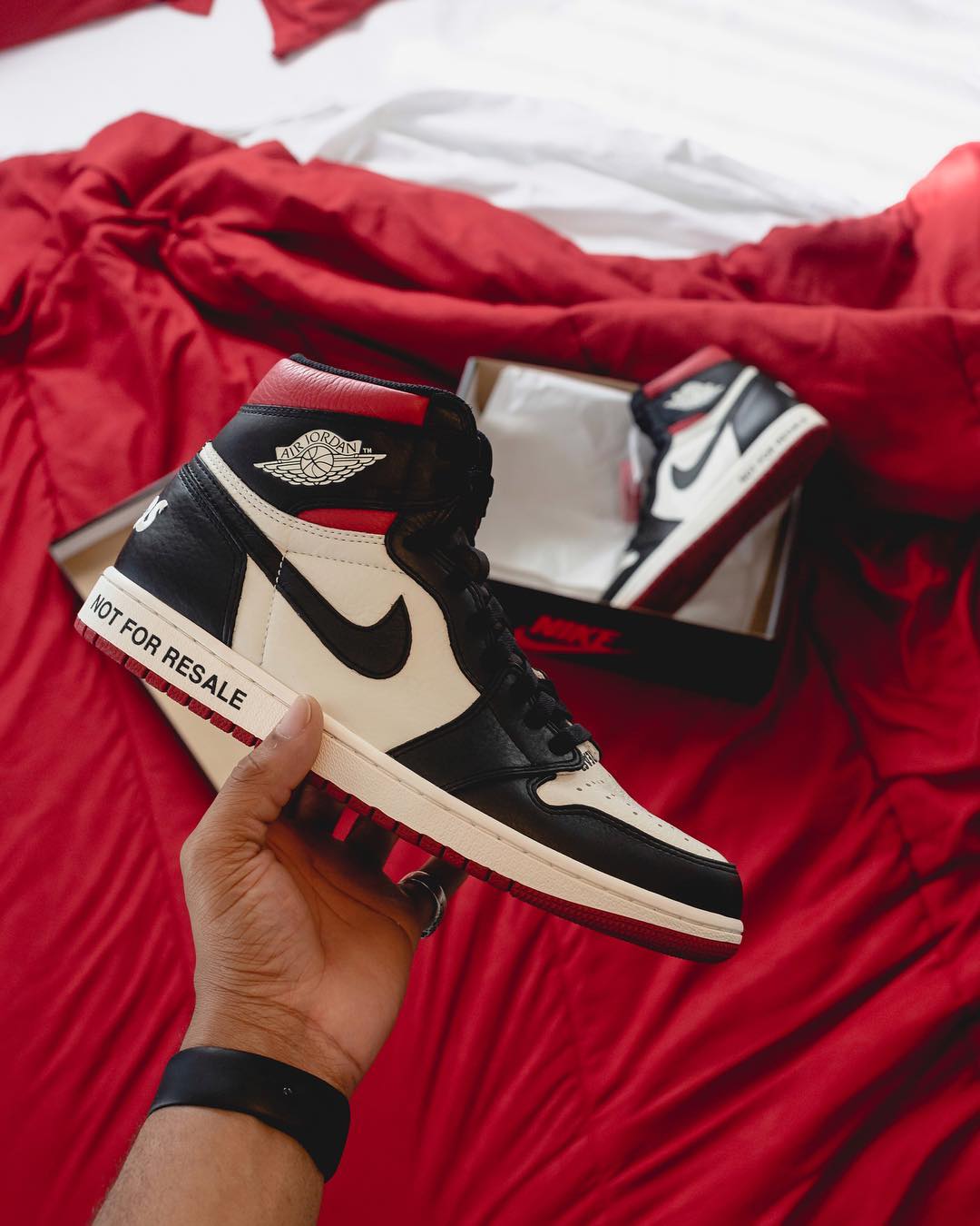 Yeezy,AJ1,Air Jordan 1,OFF-WHI  白斑马、AJ1 还有 OFF-WHITE 联名！本周重量球鞋新品真不少！