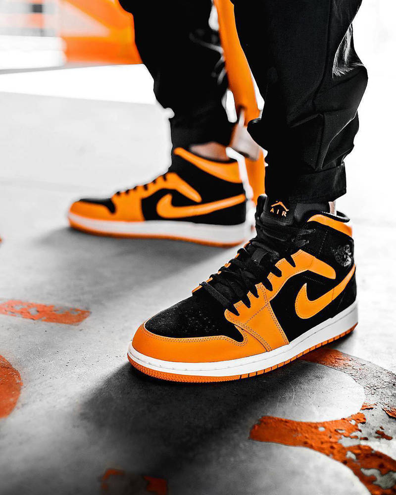 Air Jordan 1 Mid,AJ1,发售  禁止转卖还没新欢贵！Air Jordan 1 Mid 到底涨成什么样了？