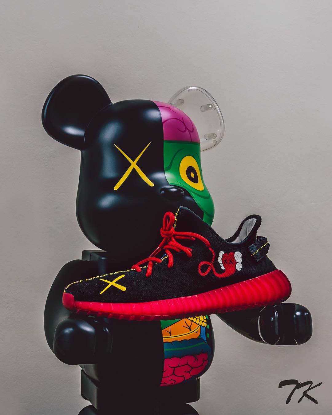 Nike,AJ1,Air Jordan 1,adidas,Y  KAWS x Yeezy 350 V2、LV x AJ1！你想不到的联名他都做出来了！