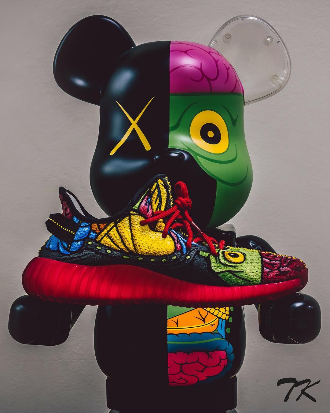 Nike,AJ1,Air Jordan 1,adidas,Y  KAWS x Yeezy 350 V2、LV x AJ1！你想不到的联名他都做出来了！