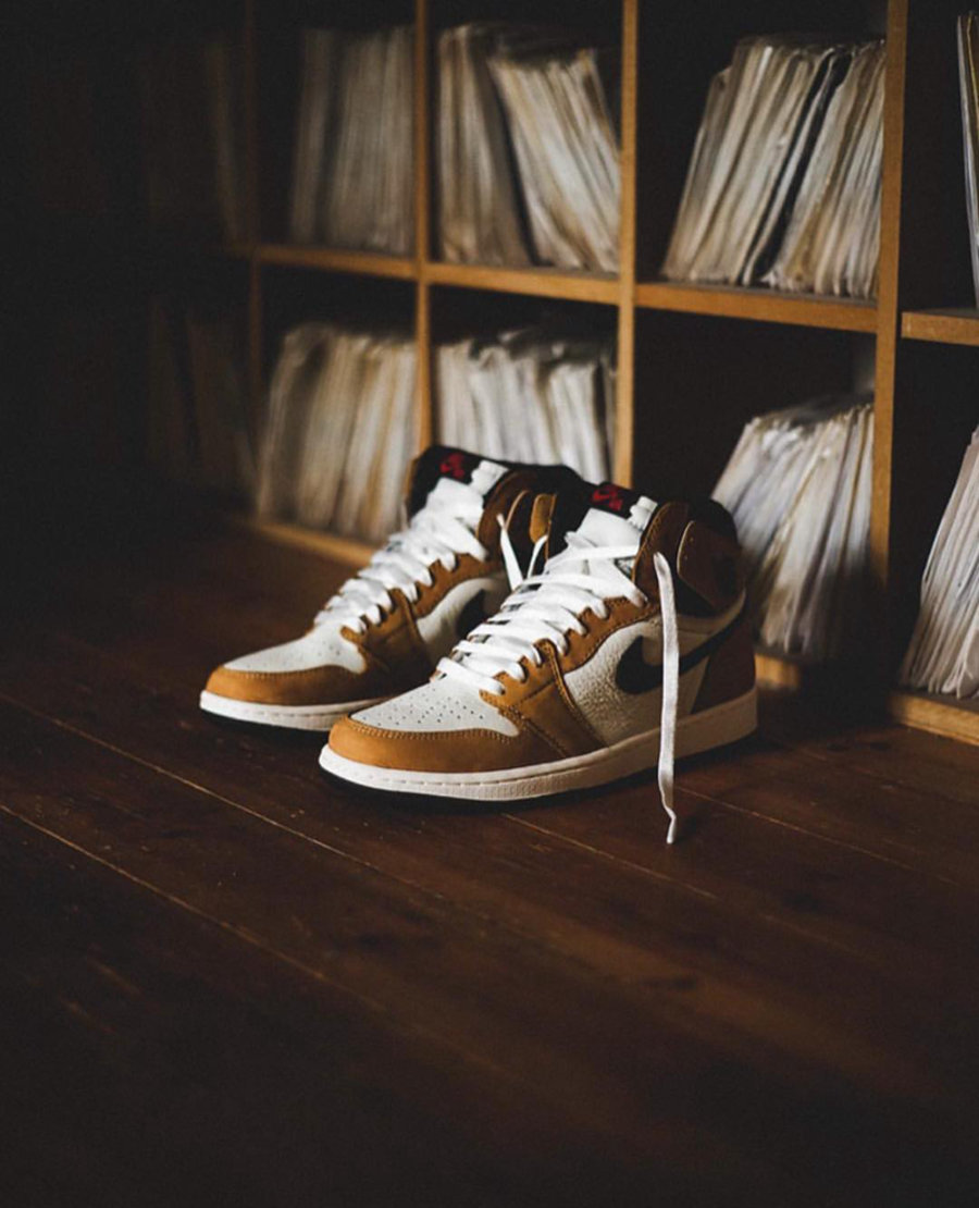 发售,Air Jordan 1,AJ1,Yeezy,adid  明日发售提醒：两双重磅 AJ1！还有芝麻 Yeezy！