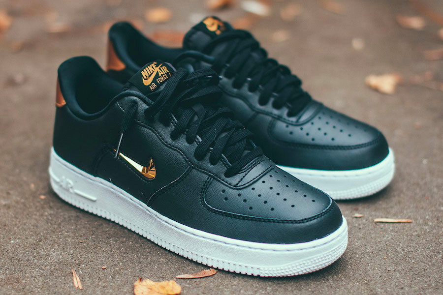 Air Force 1,Nike,发售  金色点缀低调奢华！小钩版本 Air Force 1 Jewel 全新配色登场