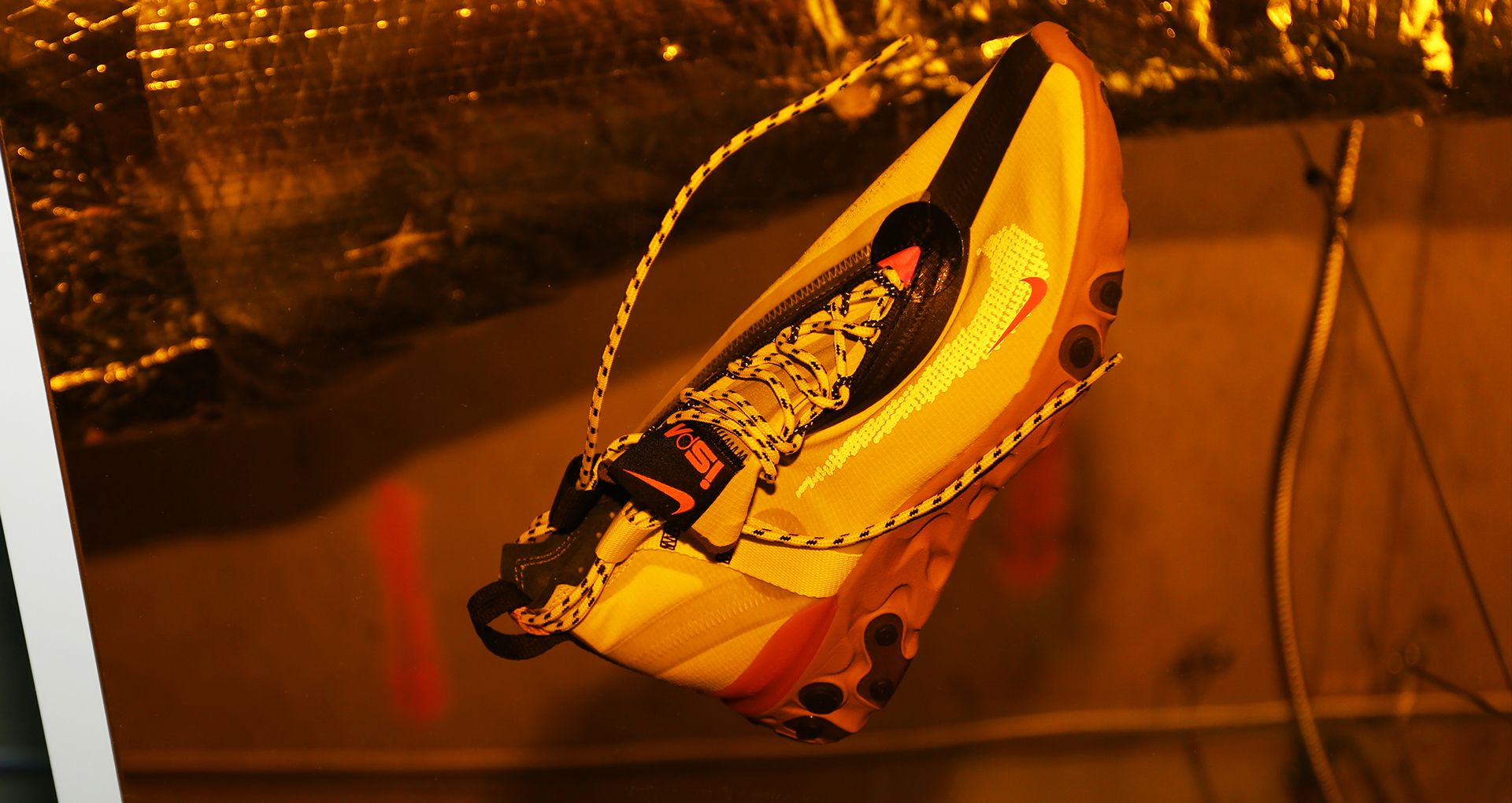 Nike,React LW WR Mid ISPA,发售  堪比联名规格的机能跑鞋！全新 React 鞋款官网明早正式发售