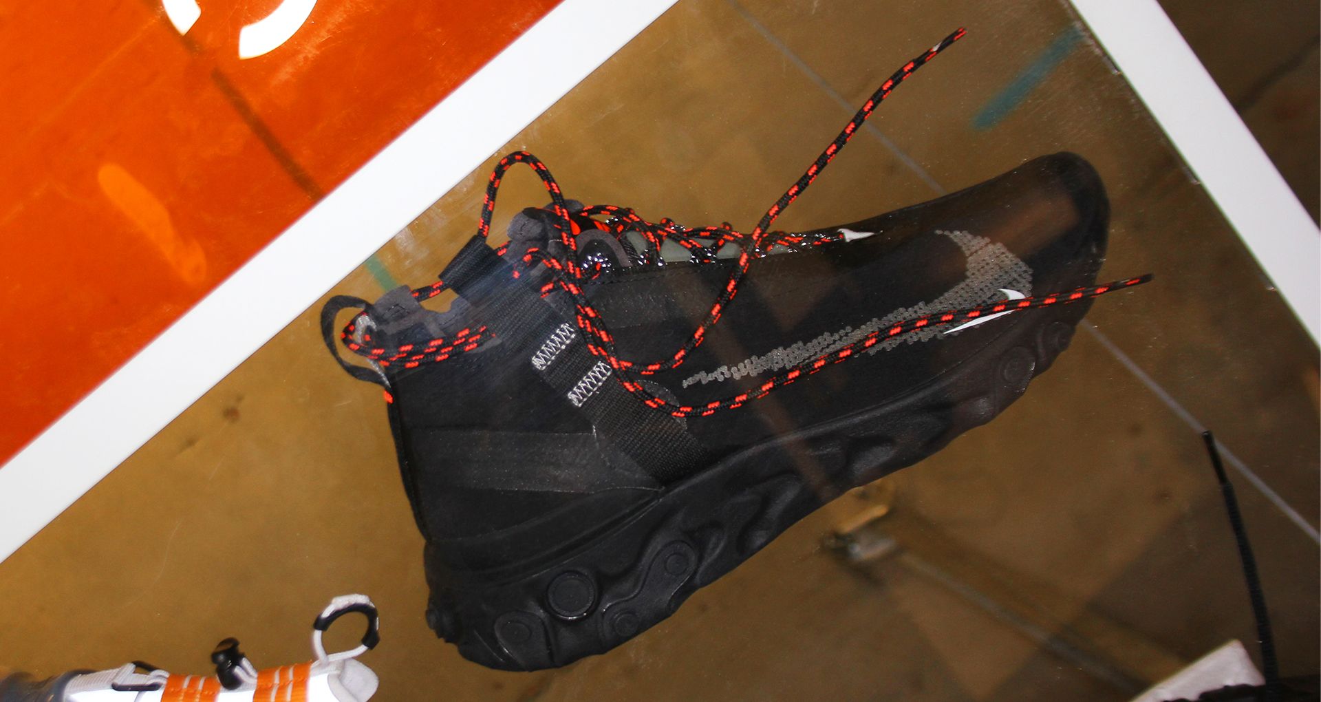 Nike,React LW WR Mid ISPA,发售  堪比联名规格的机能跑鞋！全新 React 鞋款官网明早正式发售
