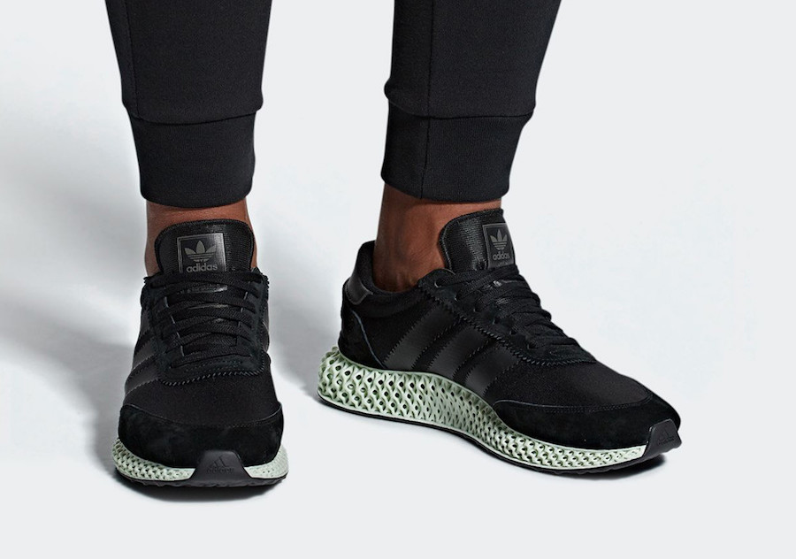 adidas,Futurecraft 4D-5923,发售  4D 跑鞋全新配色！纯黑 adidas Futurecraft 4D-5923 即将发售