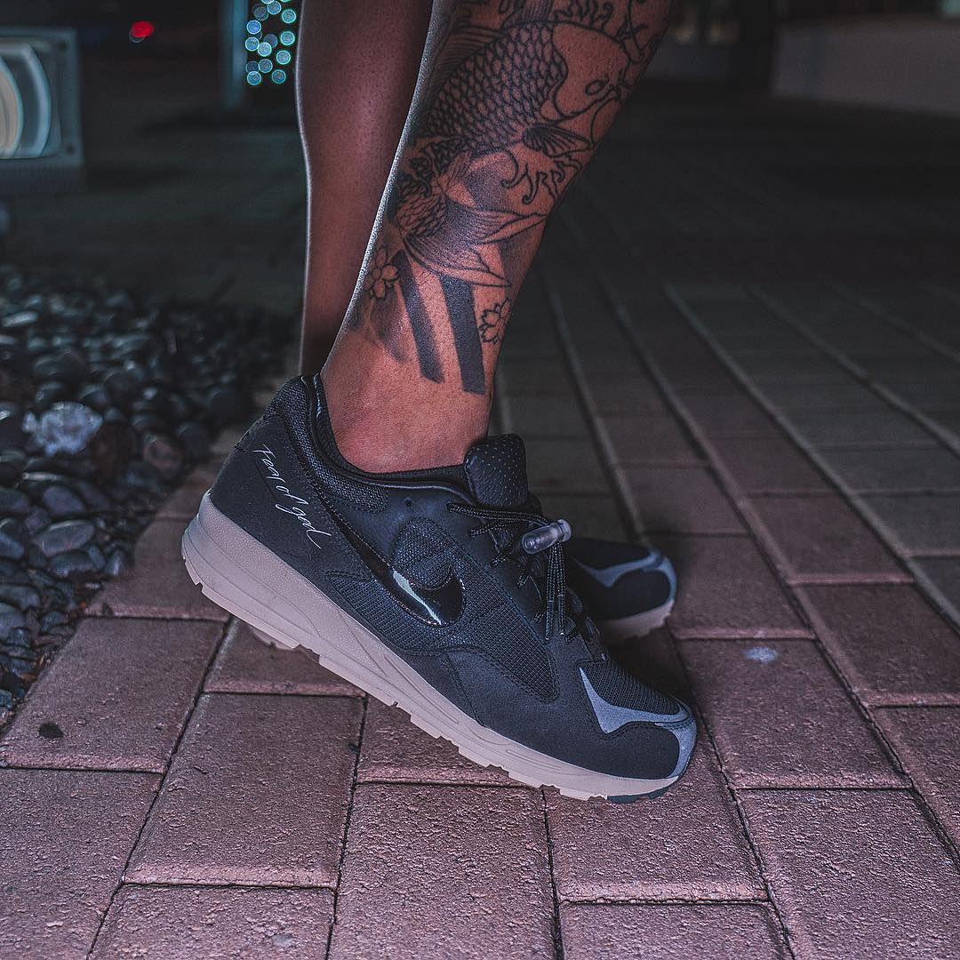 fear Of God,Air Skylon2,nike,发  延续极简造型！Fear Of God x Air Skylon 2 上脚有点帅