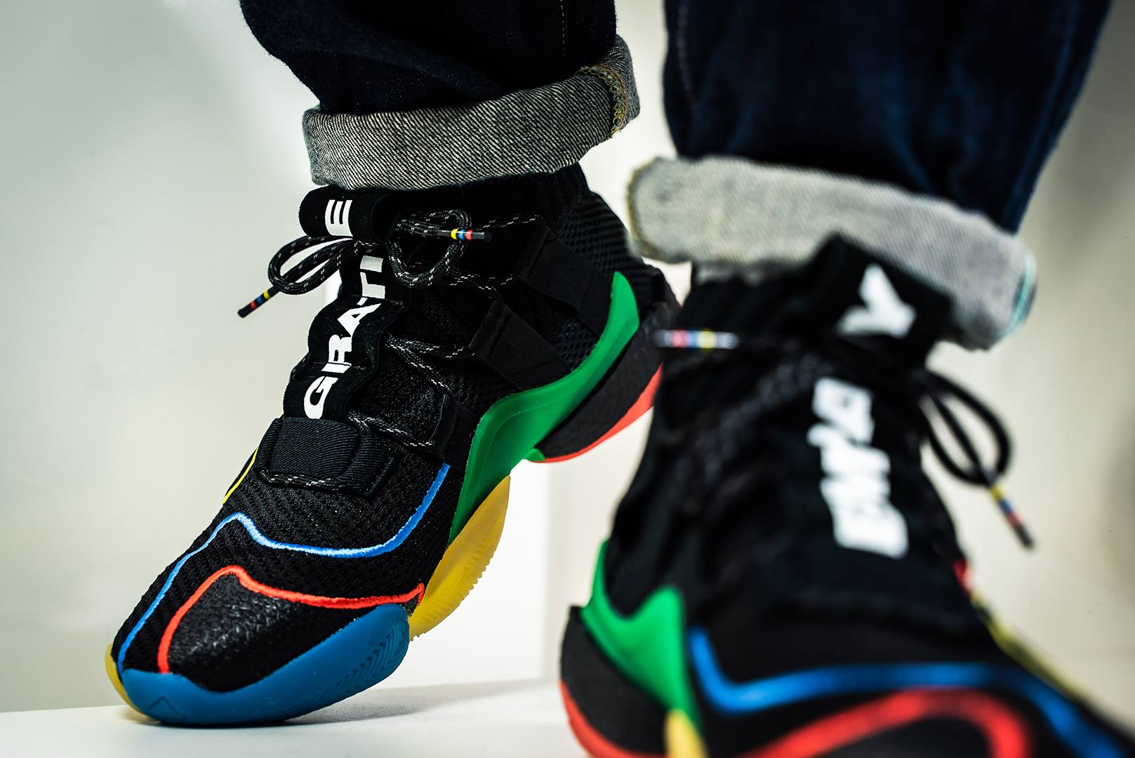 adidas,Crazy BYW X,发售,上脚  菲董联名配色！眼馋许久的 adidas Crazy BYW X 本周即将发售